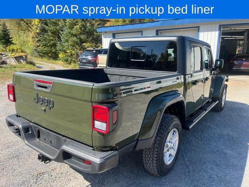 2022 Jeep Gladiator Sport S