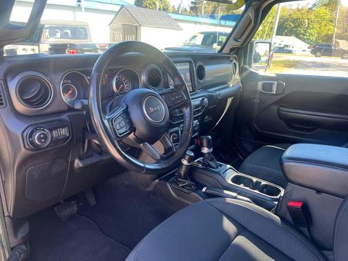 2022 Jeep Gladiator Sport S
