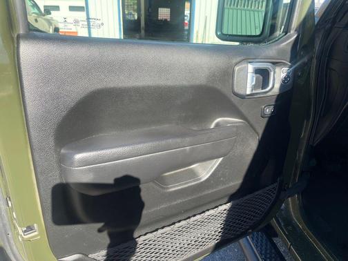 2022 Jeep Gladiator Sport S