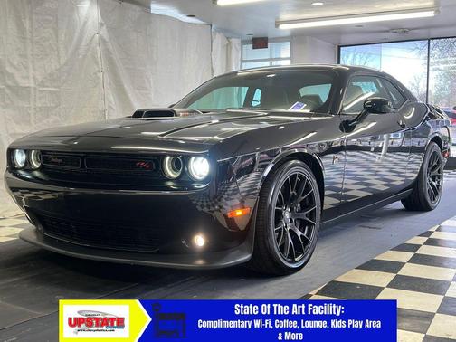 Pitch Black Clearcoat 2017 Dodge Challenger R/T 392