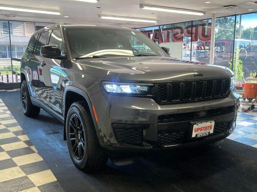 Baltic Gray Metallic Clearcoat 2024 Jeep Grand Cherokee L Altitude