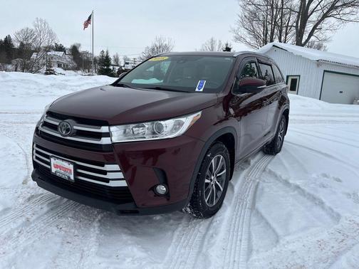Ooh La La Rouge Mica 2018 Toyota Highlander XLE
