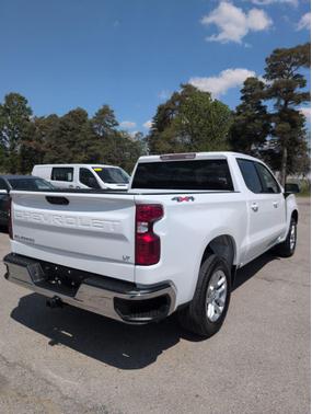 Summit White 2023 Chevrolet Silverado 1500 LT