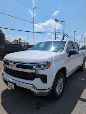 Summit White 2023 Chevrolet Silverado 1500 LT