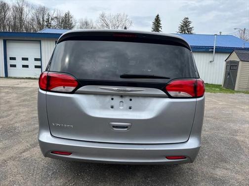 2021 Chrysler Voyager LX