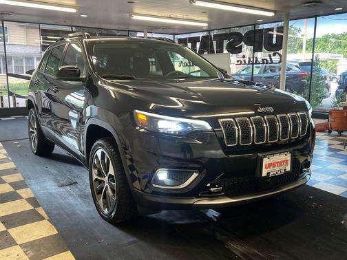 Diamond Black Crystal Pearlcoat 2022 Jeep Cherokee Limited
