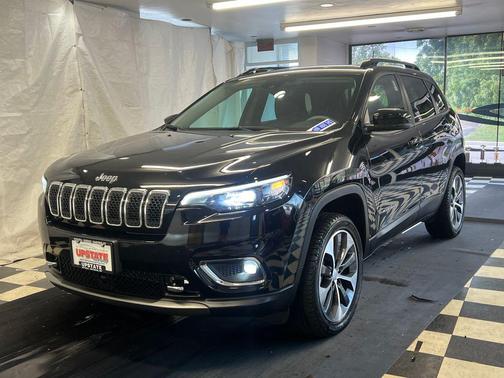 Diamond Black Crystal Pearlcoat 2022 Jeep Cherokee Limited