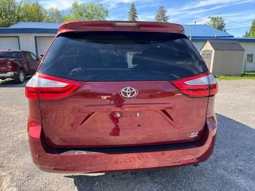 2016 Toyota Sienna XLE