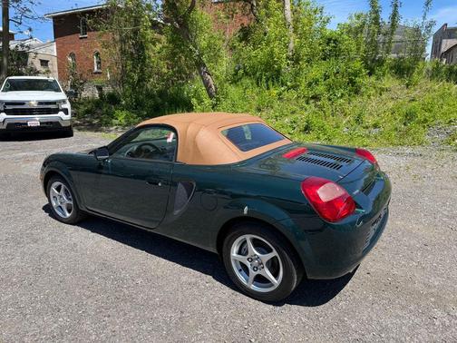 Electric Green Mica 2002 Toyota MR2 Base