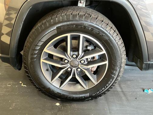 Granite Crystal Metallic Clearcoat 2020 Jeep Grand Cherokee Limited