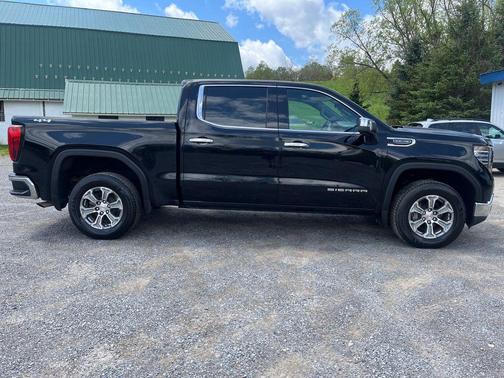 Onyx Black 2025 GMC Sierra 1500 SLT