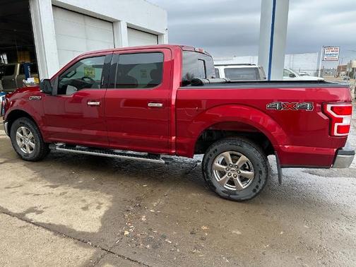 RUBY RED METALLIC TINTED CC 2019 Ford F-150 XLT