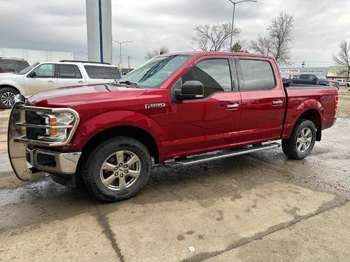 RUBY RED METALLIC TINTED CC 2019 Ford F-150 XLT