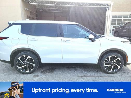 2023 Mitsubishi Outlander SE