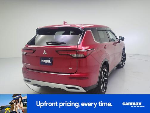 Red 2024 Mitsubishi Outlander SE