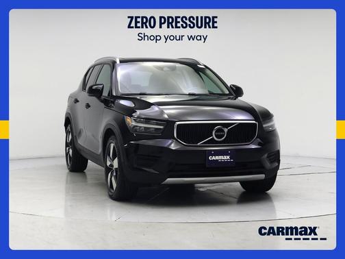Black 2019 Volvo XC40 T5 Momentum