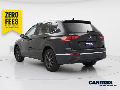 Black 2023 Volkswagen Tiguan SE