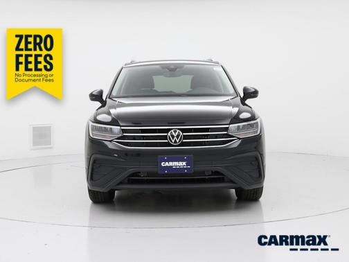 Black 2023 Volkswagen Tiguan SE