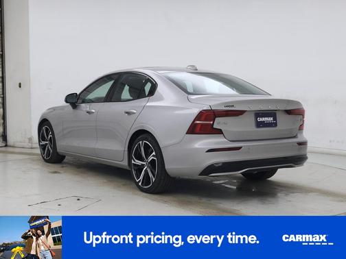 2024 Volvo S60 B5 Core Dark Theme