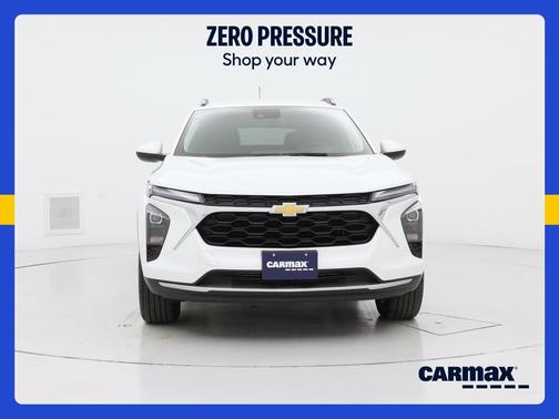 White 2025 Chevrolet Trax LT
