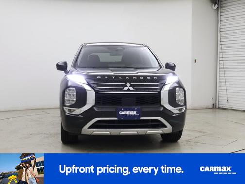 Black 2022 Mitsubishi Outlander SE