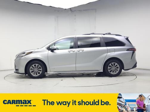 2021 Toyota Sienna XLE