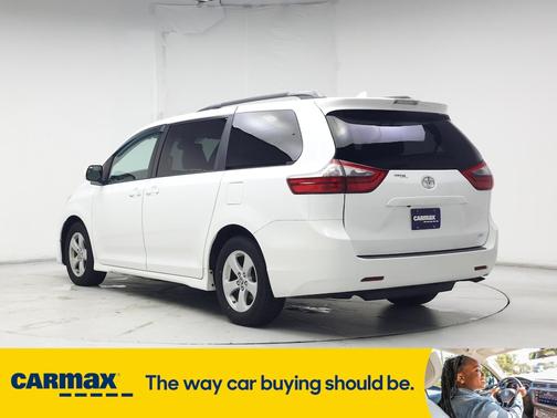 2020 Toyota Sienna LE