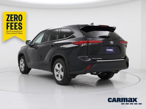 Black 2022 Toyota Highlander LE
