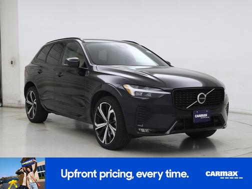 2023 Volvo XC60 B5 Ultimate Dark Theme