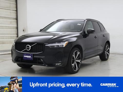 2023 Volvo XC60 B5 Ultimate Dark Theme