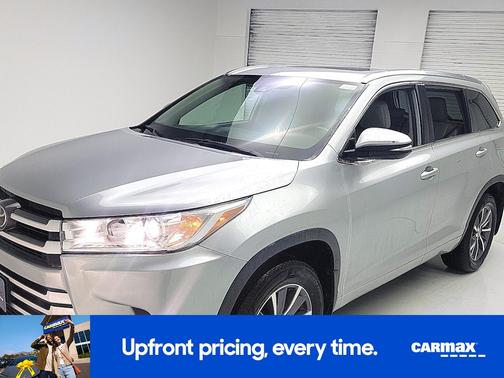 Silver 2018 Toyota Highlander XLE