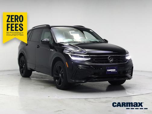 Black 2024 Volkswagen Tiguan SE R-Line Black