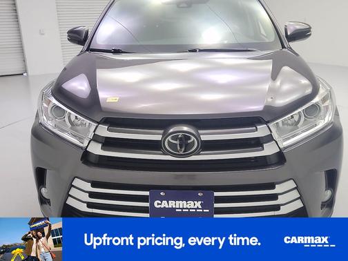 Gray 2019 Toyota Highlander XLE