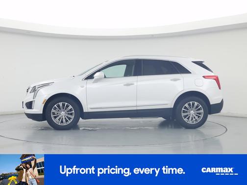 White 2017 Cadillac XT5 Luxury
