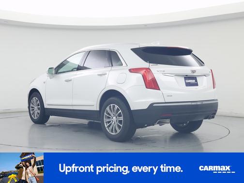 White 2017 Cadillac XT5 Luxury