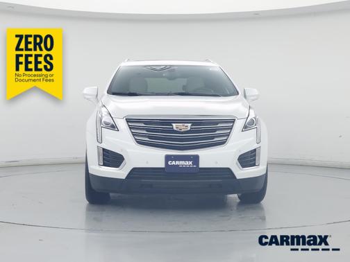 White 2017 Cadillac XT5 Luxury