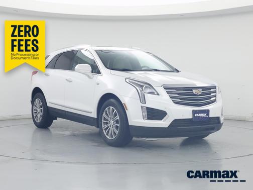 White 2017 Cadillac XT5 Luxury