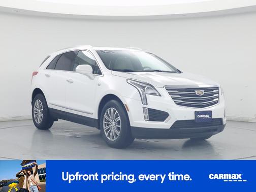 White 2017 Cadillac XT5 Luxury