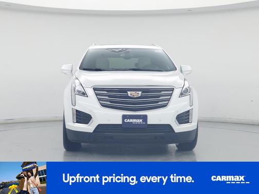White 2017 Cadillac XT5 Luxury