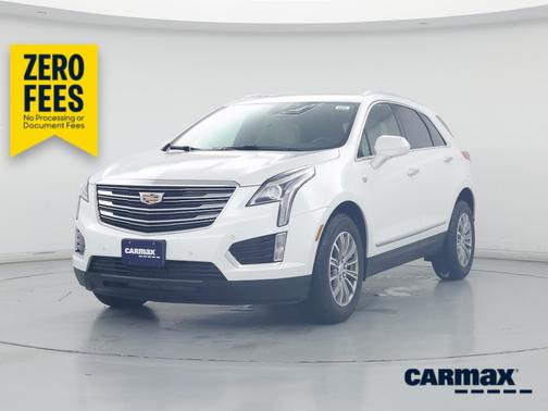 White 2017 Cadillac XT5 Luxury