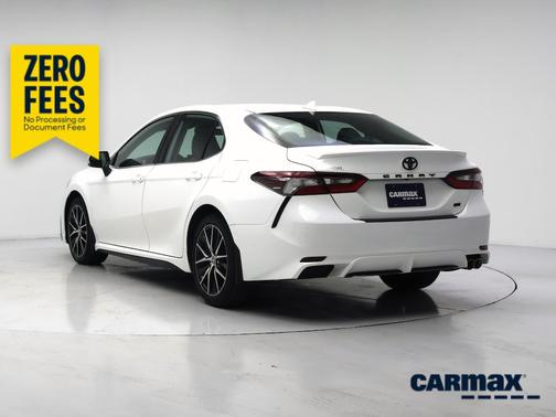 White 2024 Toyota Camry SE