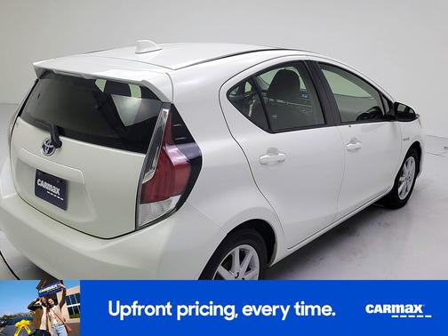 White 2015 Toyota Prius c Four