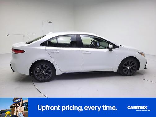 Pearl 2023 Toyota Corolla SE