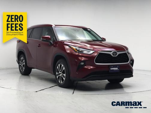 Red 2023 Toyota Highlander XSE
