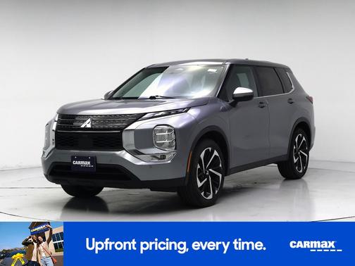 Silver 2024 Mitsubishi Outlander SE