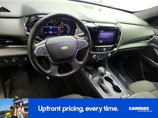 Green 2023 Chevrolet Traverse LT Cloth