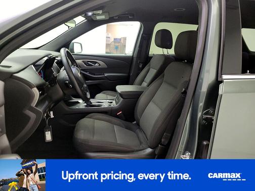 Green 2023 Chevrolet Traverse LT Cloth