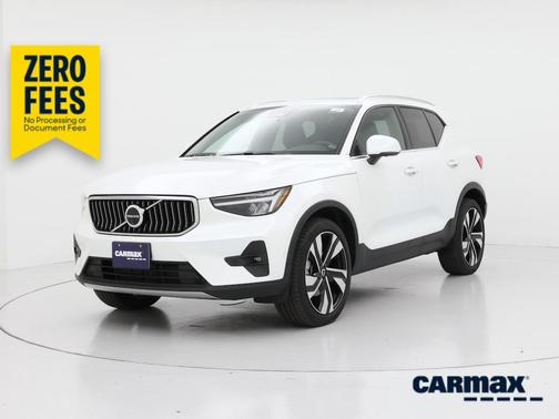 White 2024 Volvo XC40 B5 Plus Bright Theme