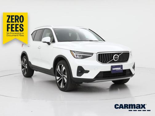 White 2024 Volvo XC40 B5 Plus Bright Theme