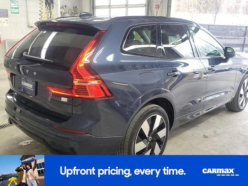 2024 Volvo XC60 Recharge Plug-In Hybrid T8 Plus Dark Theme